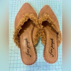 FREE PEOPLE Newport Mule Tan Suede Fringe size 38